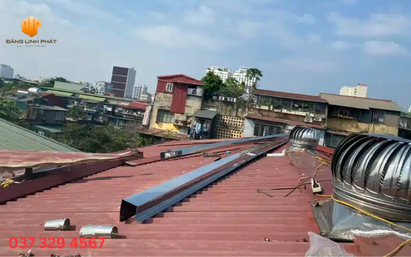 Thay máng xối nhà kho tại Bình Dương