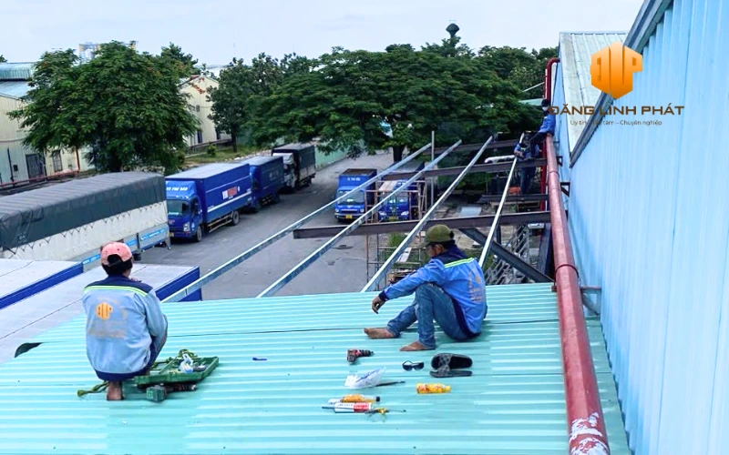 thay mái tôn mới chống thấm hiệu quả tại Biên Hòa