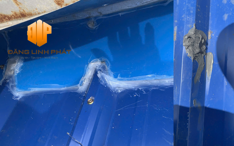 Mái tôn bị hư hỏng do thời tiết, do lâu năm thì hãy liên hệ Mái tôn bình dương